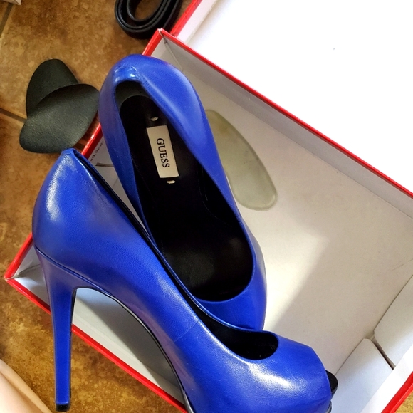 Guess Heels - Picture 4 of 5